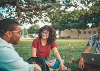 Üniversiteyi Başka Şehirde Okumanın Avantajları ve Dezavantajları