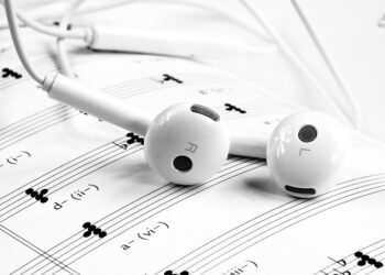 Neden Şarkıyı Tekrar Dinleriz