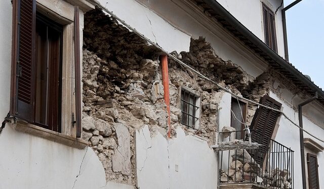 Deprem Esnasında Yapmamız Gerekenler