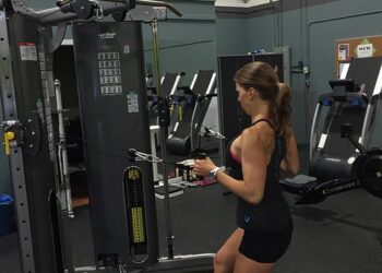 Cable Triceps Push Down Nasıl Yapılır