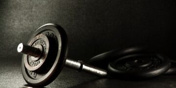 Close-Grip Bench Press Nasıl Yapılır