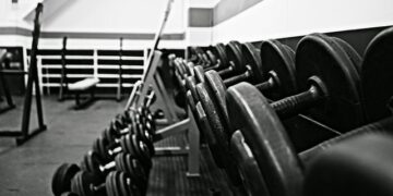 Reversed Pec Deck Fly Nasıl Yapılır